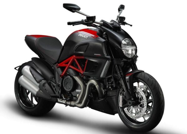 Ducati Diavel Carbon Overview